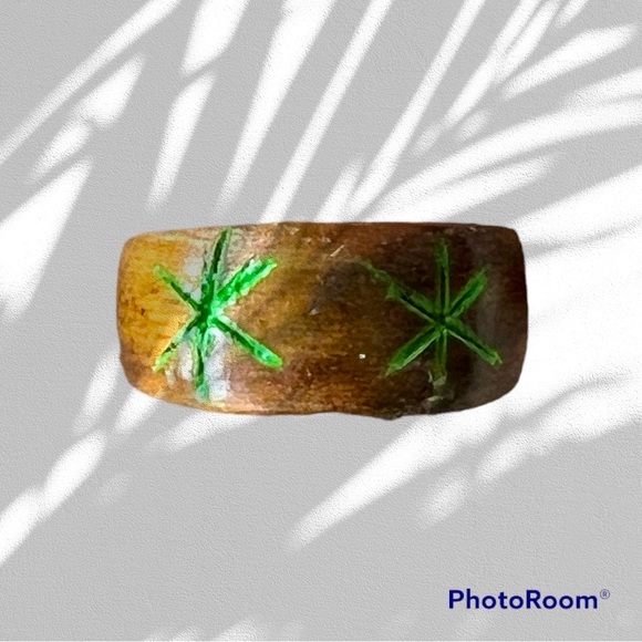 Wooden ring size 7 - Picture 1 of 2